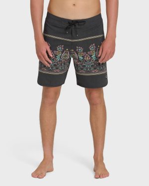 73 Pro 18 Boardshorts - Black